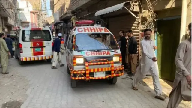 પાકિસ્તાનના ગૃહમંત્રી શેખ રાશિદ અહમદે ટ્વીટ કરીને બ્લાસ્ટની નિંદા કરી છે