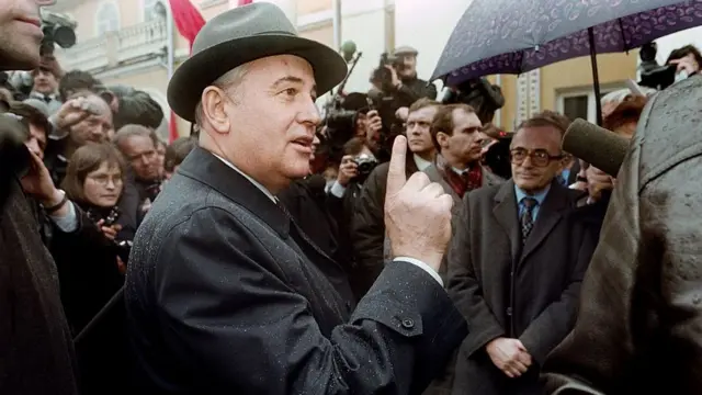 SSRİ, Qorbaçov, seçki