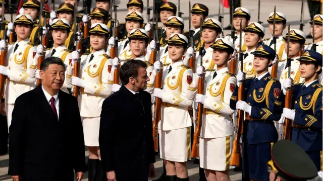 शी जिनपिंग और इमैनुएल मैक्रों