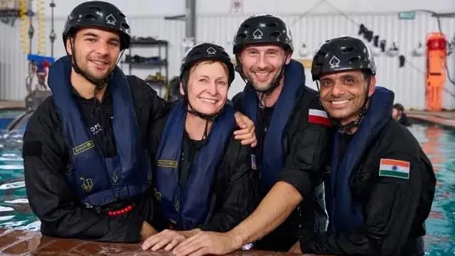 నలుగురు వ్యోమగాములు