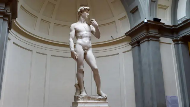 Estátuah2bet erroDavid, por Michelangelo, expostah2bet erromuseu