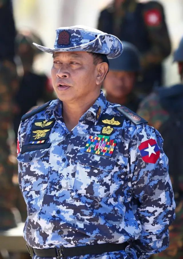 ရေချုပ်ဟောင်း အငြိမ်းစားဗိုလ်ချုပ်ကြီးတင်အောင်စန်း