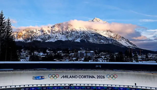 Итальянские саночницы Марион Оберхофер и Андреа Фёттер в соревнованиях двоек среди женщин
