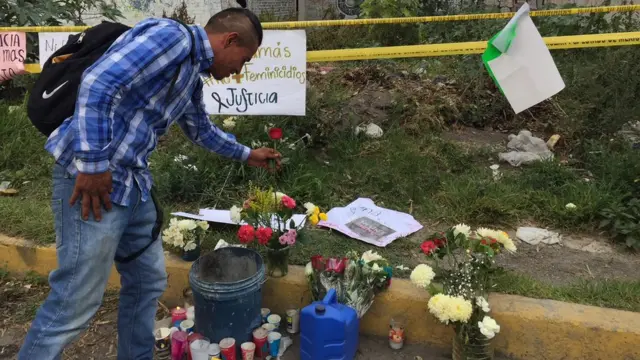 memorial improvisado y el baldío