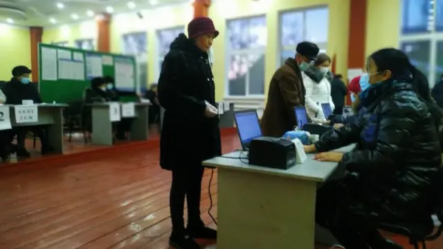 Бул жолу ички мигранттардын көбү добуш берүү жараянына катышпай калышы мүмкүн дейт эксперттер. Мурдагы шайлоодо "Форма-2" арызына байланыштуу көптөгөн дооматтардан кийин бул жолку шайлоодо ал жокко чыгарылды