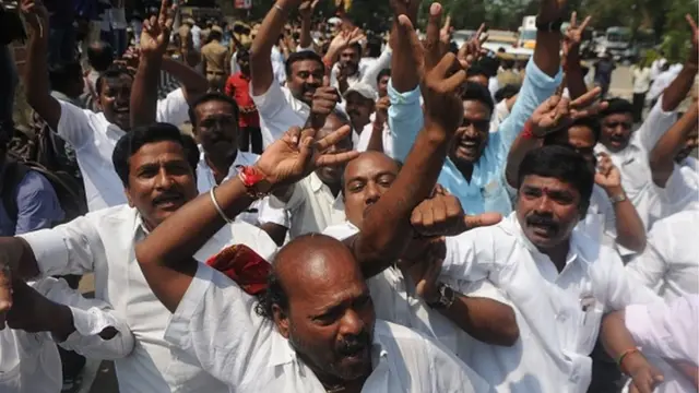 அதிமுக பொதுக்குழு ஓபிஎஸ் இபிஎஸ்