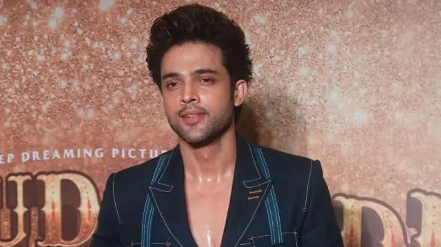 نئے اے سی پی ایوشمان کا کردار اداکار پارتھ سمتھان اداد کر رہے ہیں