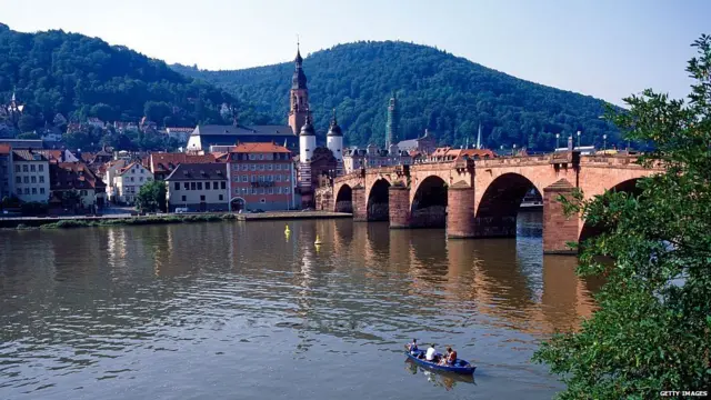 ਹਾਈਡਲਬਰਗ ਵਿੱਚ ਨੇਖ਼ਰ ਨਦੀ