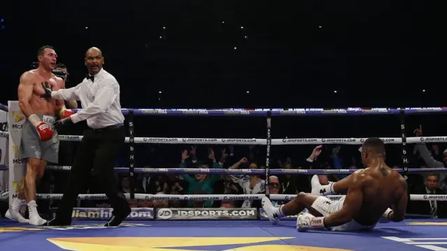 Klitschko yari yataye hasi Joshua ku ngunga ya gatandatu y'urukino