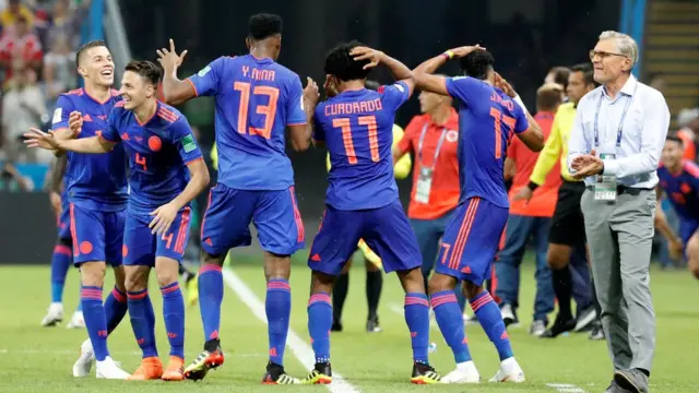Como sucedió hace cuatro años, Colombia bailó durante la celebración del tercer gol, el anotado por Cuadrado.