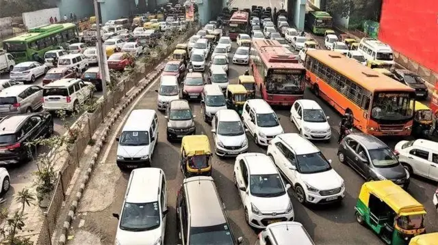 நெரிசலான சந்தைகள், வாகனங்களின் ஹாரன் சத்தம், ஒலி மாசுபாடு