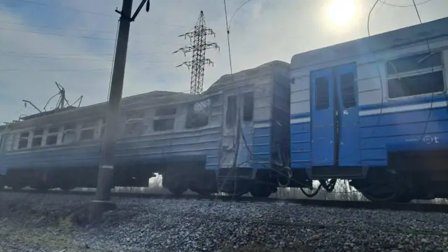Вагони потягу, пошкоджені ударом безпілотника