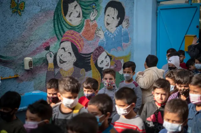 د تهران په یوه خصوصي ښوونځي کې افغان ماشومان