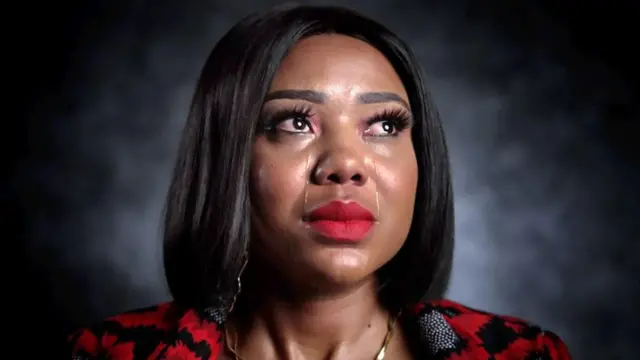 मुलाखती दरम्यान जेसिका कैमु यांच्या डोळ्यातले अश्रू थांबत नव्हते 