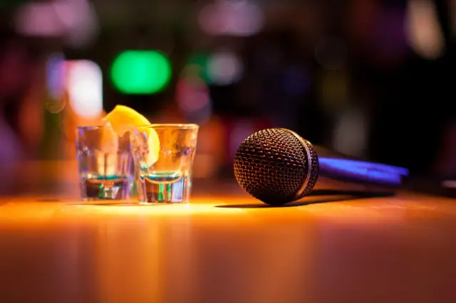 Ảnh minh họa quán karaoke, không phải nhà hàng trong bài viết Ảnh minh họa quán karaoke, không phải nhà hàng trong bài viết