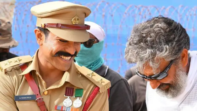 ఆర్ఆర్ఆర్ సినిమా షూటింగ్‌లో రామ్ చరణ్ తేజ్, రాజమౌళి