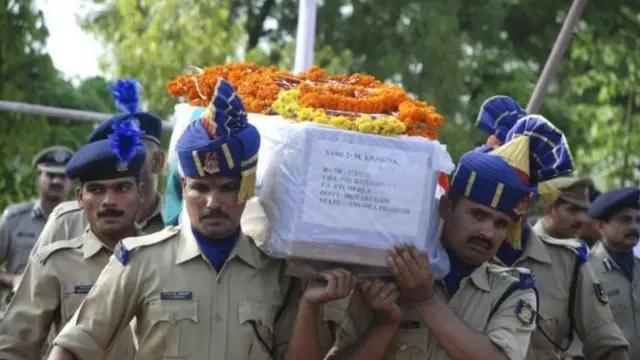 माओवादी, नक्षलवादी, झारखंड, महाराष्ट्र, सशस्त्र संघर्ष