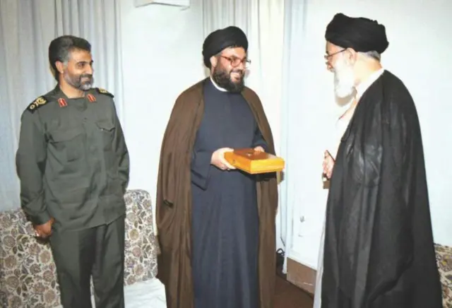 در کنار حسن نصرالله، دبیر کل حزب الله لبنان