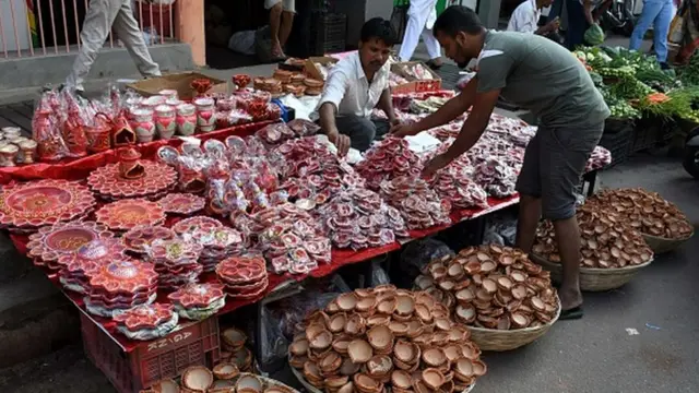 దీపావళి దివ్వెలు