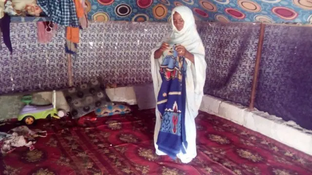 هابي في خيمتها