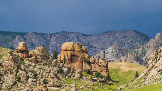 Rəvayətə görə, Çingiz xan Kentii dağlarında basdırlıb