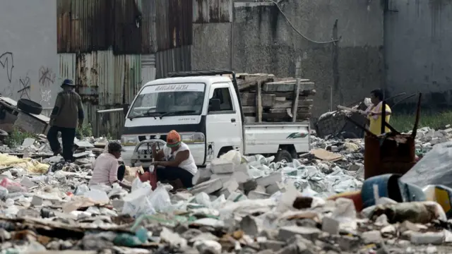 Salah satu tempat pemilahan sampah plastik di Jakarta, September 2016