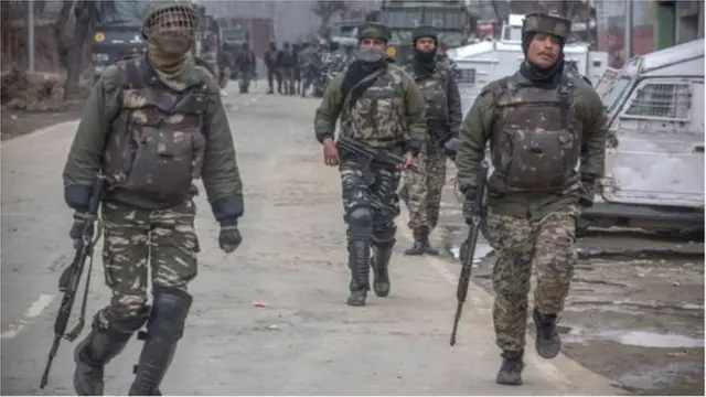 సీఆర్పీఎఫ్ దళాలు