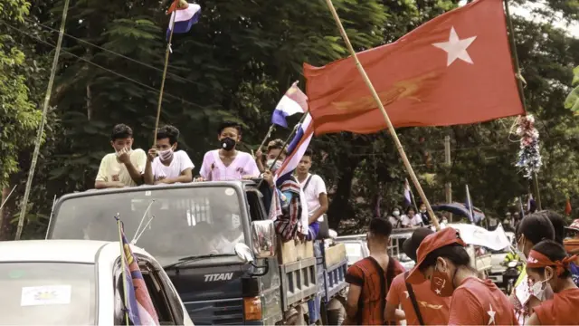 ပါတီတွေရဲ့ မဲဆွယ်စည်းရုံးမှုတွေက မြို့ကြီးတွေမှာ လူစုလူဝေးနဲ့ရှိနေဆဲ