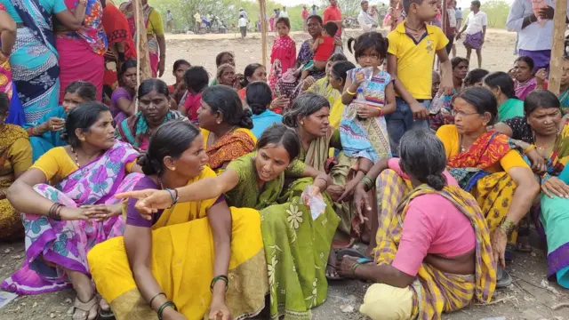 మృతుల కుటుంబాలు