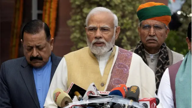 مخالفان می‌گویند که تاخیر در سرشماری ملی برای محافظت از نخست وزیر مودی از اخبار منفی قبل از انتخابات است