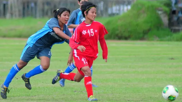 महिला फुटबल