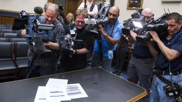 بعد از انتظاری قابل توجه، رسانه‌های آمریکایی به شکلی ویژه، خبرهای مربوط به گزارش مولر را پوشش دادند