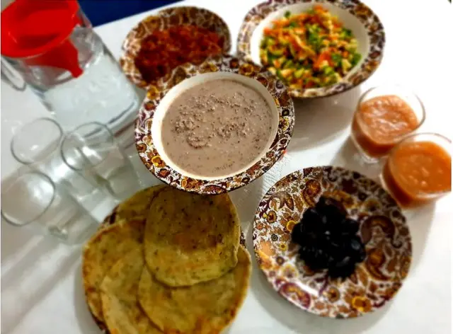 마리안의 금식 후 만찬 '이프타'