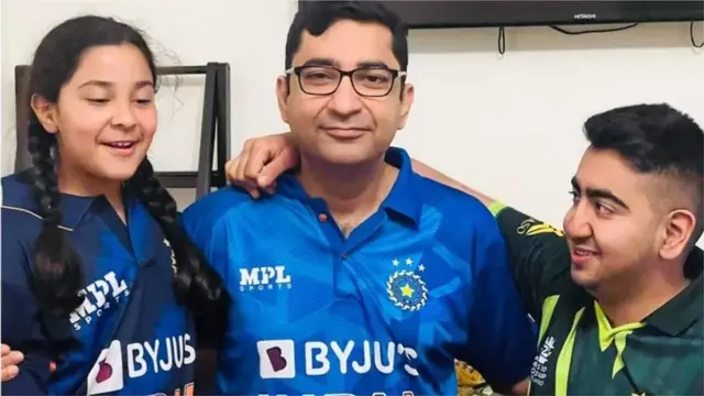 अली अपने बच्चों के साथ