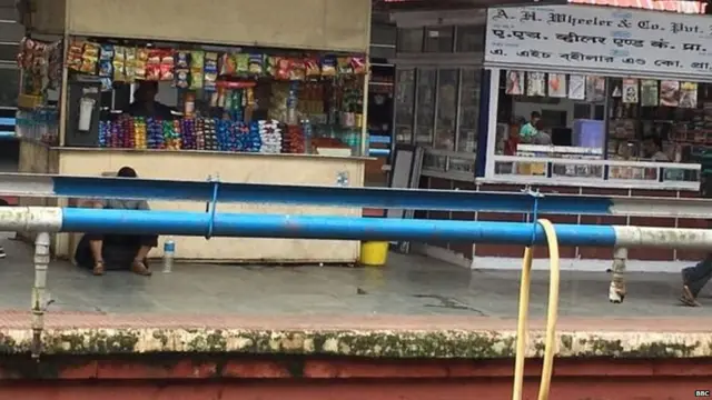 રેલવે સ્ટેશનનું પ્લેટફૉર્મ