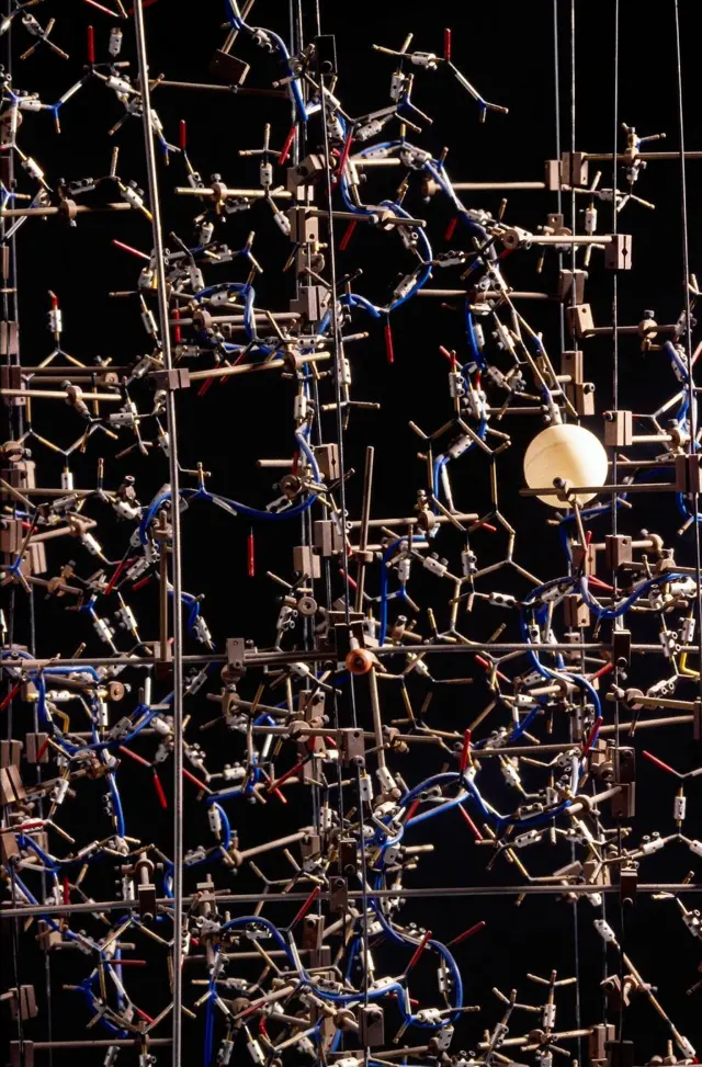 El modelo original del ADN que Francis Crick y James Dewey Watson harían años después (en 1953).