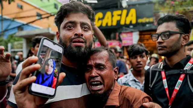 স্বজনদের আহাজারি