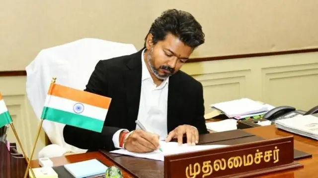 முதலமைச்சர் அலுவலகத்தில் விஜய்
