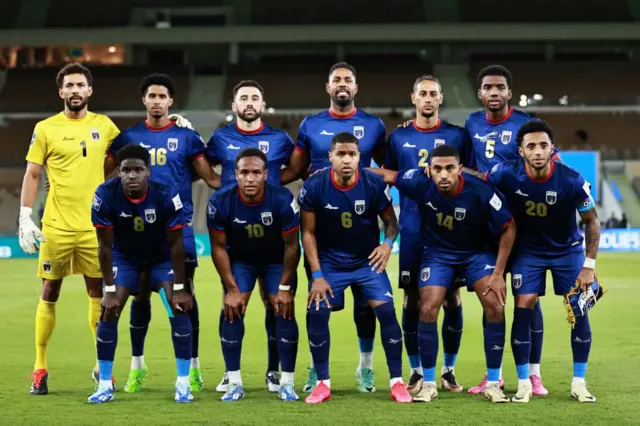 Les joueurs du Cap-Vert posent pour une photo d'équipe avant le match de la FIFA Series 2024 Arabie saoudite entre le Cap-Vert et la Guinée équatoriale au stade Prince Abdullah Al Faisal, le 25 mars 2024 à Djeddah, en Arabie saoudite. 