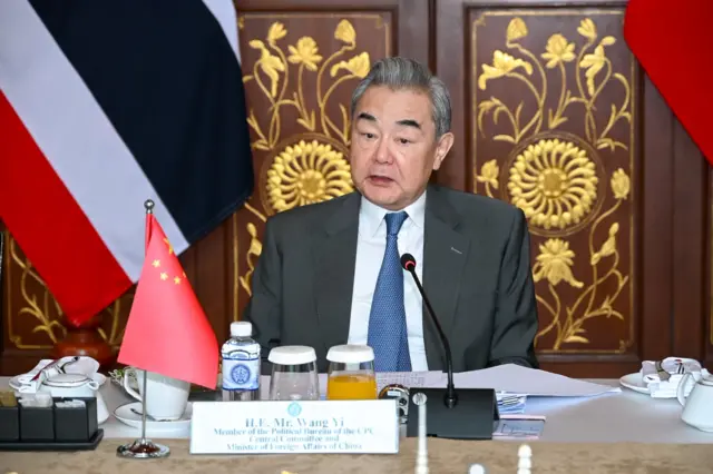 ဧပြီ ၂၄ ရက် ထိုင်းနိုင်ငံကို ရောက်နေတဲ့ တရုတ်နိုင်ငံခြားရေးဝန်ကြီး ဝမ်ယိ 