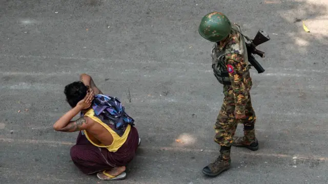 সামরিক বাহিনীর নিপীড়নের মুখে বিদ্রোহীদের প্রতি সমর্থন বেড়েছে বলছেন বিশ্লেষকরা। (ফাইল ফটো ) 
