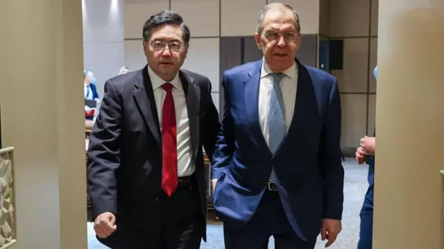 গোয়ার সম্মেলনে থাকছেন কিন গাং (বাঁয়ে) ও সের্গেই ল্যাভরভও। ফাইল ছবি