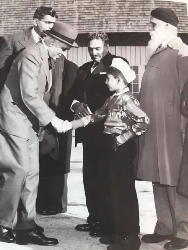 ਜਵਾਹਰ ਲਾਲ ਨਹਿਰੂ ਅਤੇ ਮਾਇਓ ਸਿੰਘ ਦੇ ਪੁੱਤਰ 