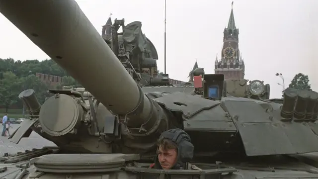 Танк на Красной площади в августе 1991 года