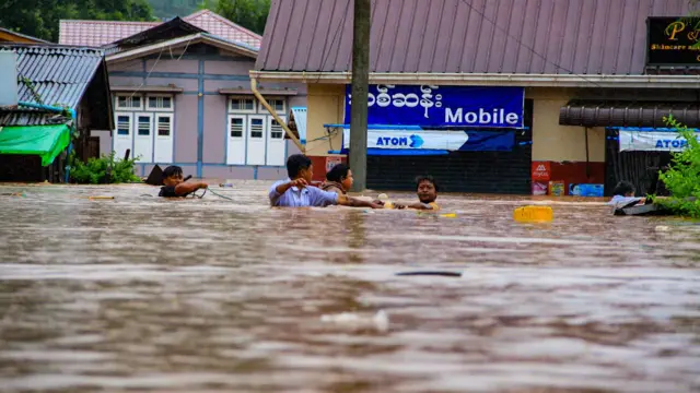 စက်တင်ဘာ ဒုတိယပတ်က ကလောမြို့မှာ ရေကြီးနေတဲ့ မြင်ကွင်း
