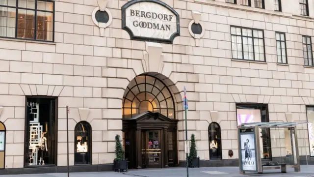 নিউ ইয়র্কের এই পোশাকের দোকানটিতেই ওই ঘটনা ঘটেছিল বলে অভিযোগ