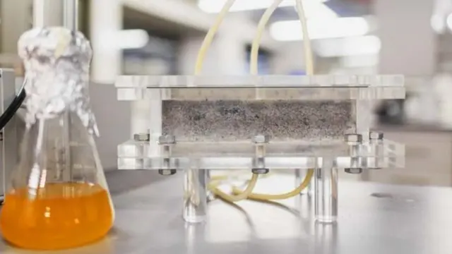 Bitewe n'ubukomezi bwifuzwa, aya matafari akorwa mu gihe kiri hagati y'iminsi ine n'itandatu