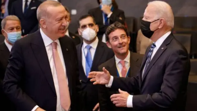 د امریکا او ترکیي ولسمشران د ناټو سرمشریزه کې
