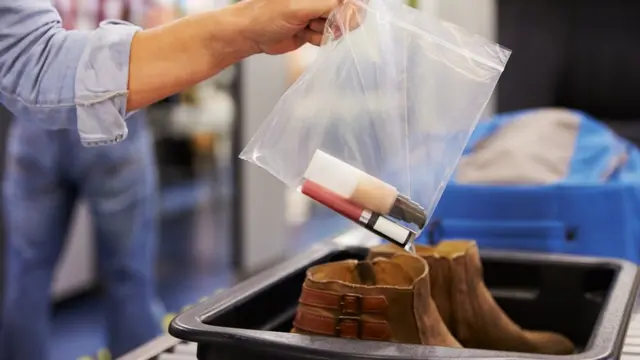 Havaalanı güvenlik kontrolü