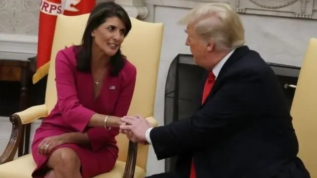 अमरीकी राष्ट्रपति डोनल्ड ट्रंप के साथ साउथ कैरोलाइना की पूर्व गवर्नर निकी हेली